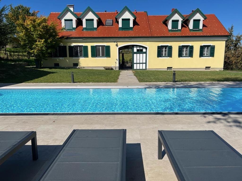 Landhaus dasThomas Henndorf im Burgenland Bagian luar foto